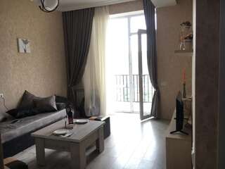 Апарт-отели Vazi Aparthotel Тбилиси Апартаменты с балконом-9